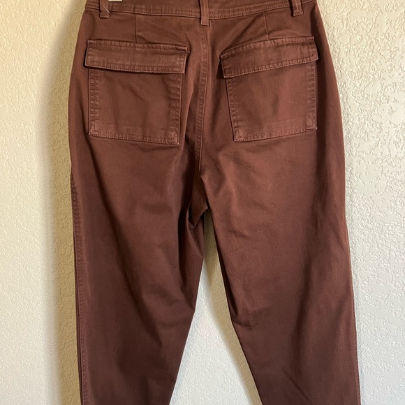 LIKE NEW a new day size 4 brown cargo type pants. Skinny at the ankle. - Picture 7 of 7